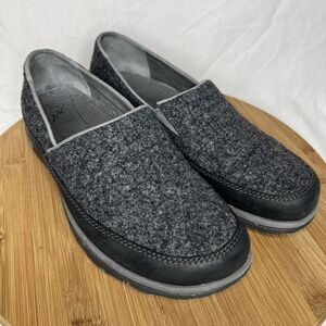 Chaco Sz 8 Sloan Black Gray Wool Slip On Comfort Shoes w Black Suede Trim